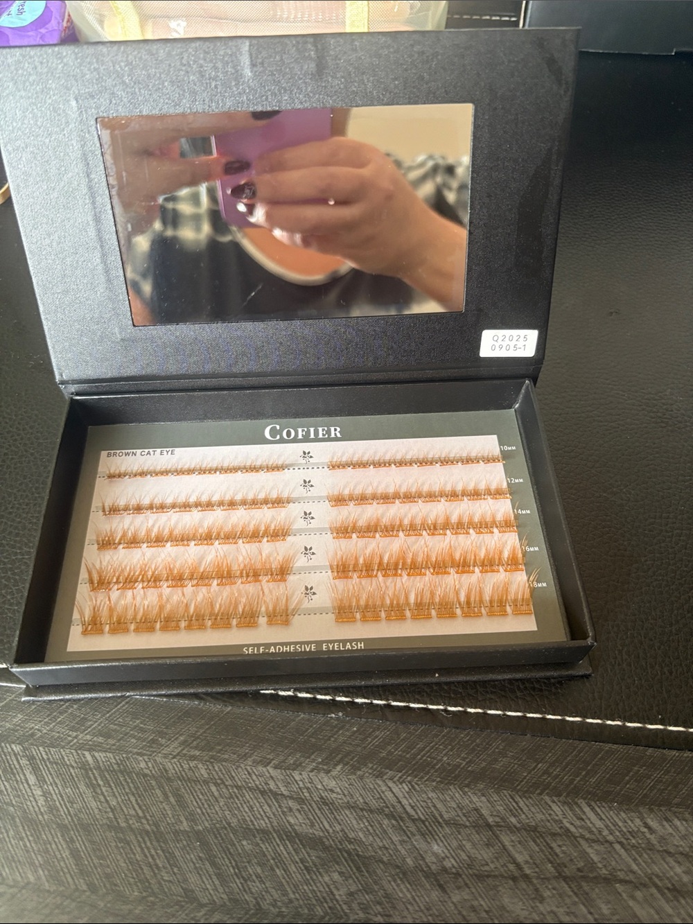 Self-Adhesive Eyelash Clusters in Brown
